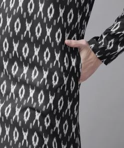 Vastramay Men's Black Ikkat Print Cotton Blend Kurta